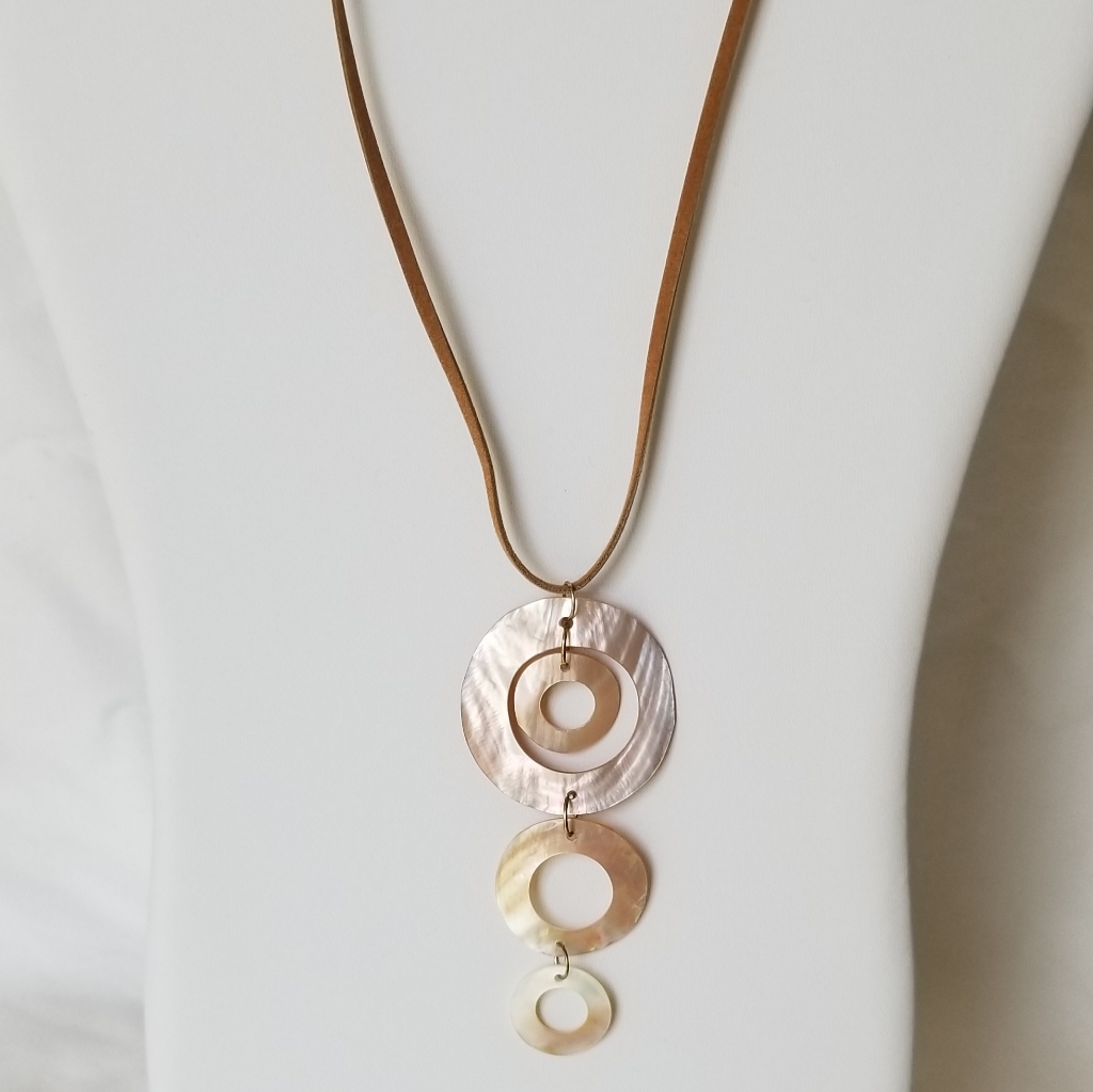 Circular Pattern Shell Necklace